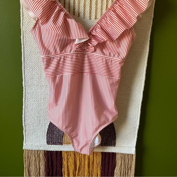 AAVA Estelle retro candy strip red white ruffles striped one piece swimsuit s - Picture 4 of 8